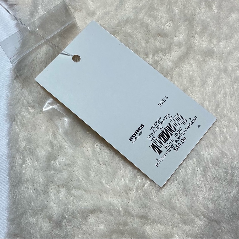 NWT So Women’s Button Front Cropped Cardigan Size Small Ivory - Picture 6 of 8